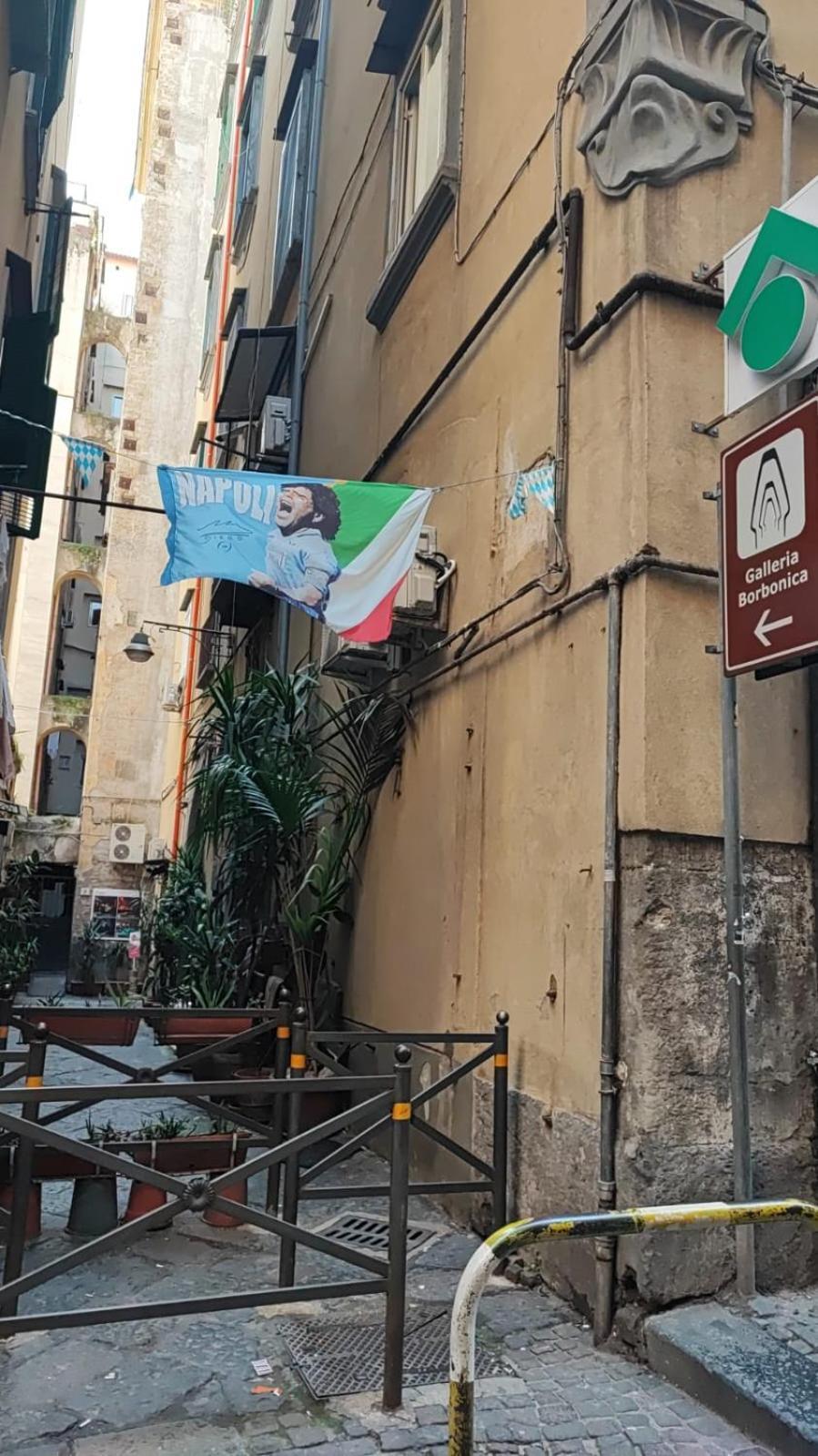La Chicca Appartamento Intero Nei Quartieri Spagnoli Napoli Eksteriør bilde