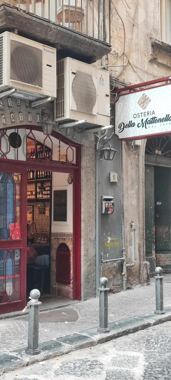 La Chicca Appartamento Intero Nei Quartieri Spagnoli Napoli Eksteriør bilde